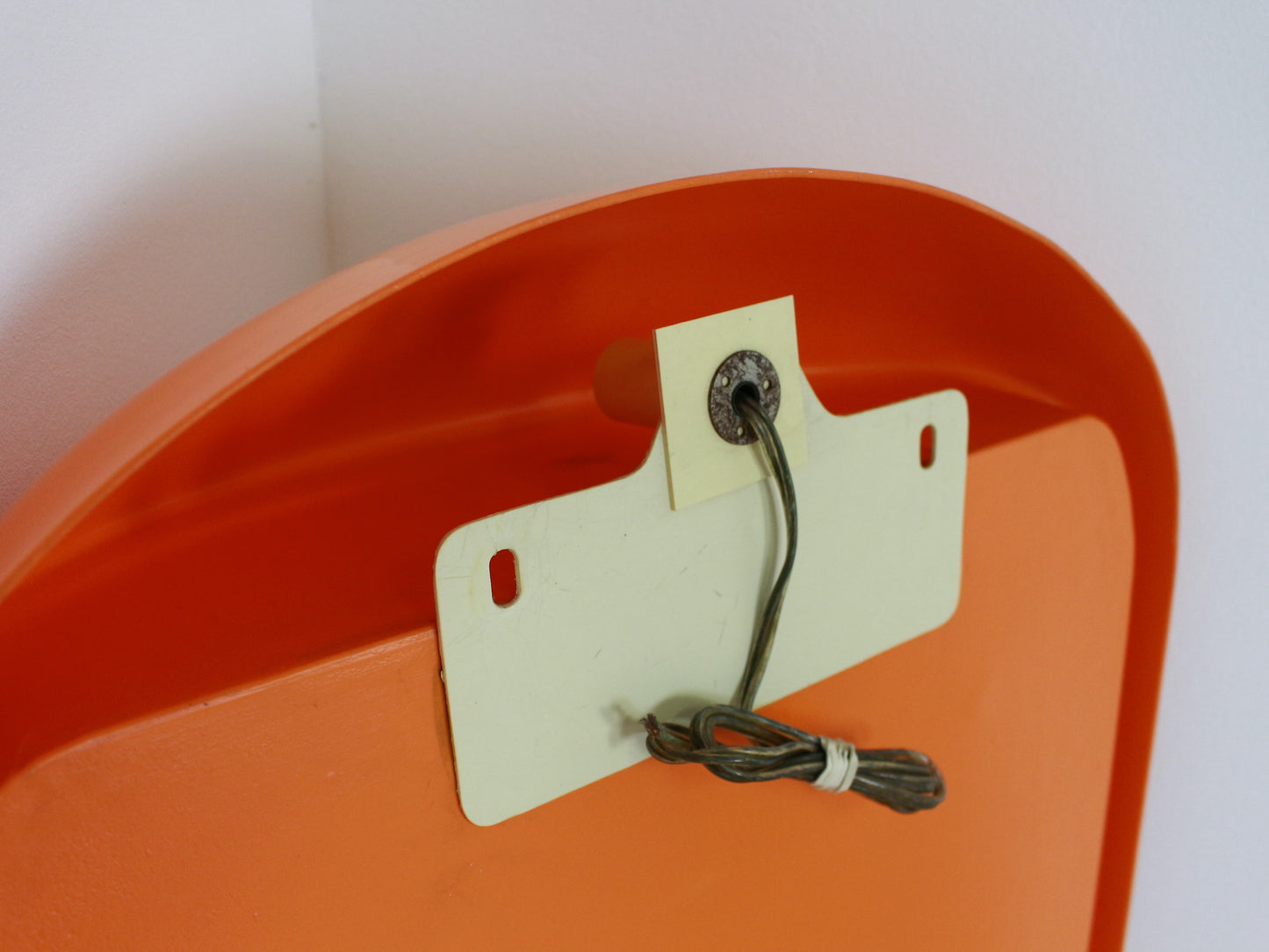 oranje space age spiegel met verlichting