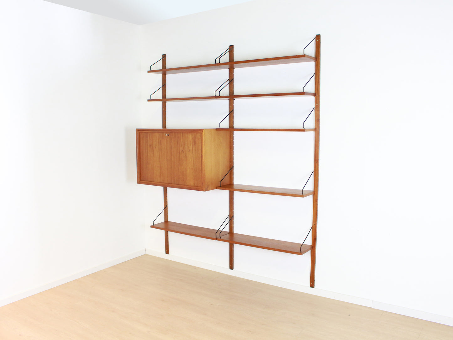 Poul Cadovius Royal System wandmeubel