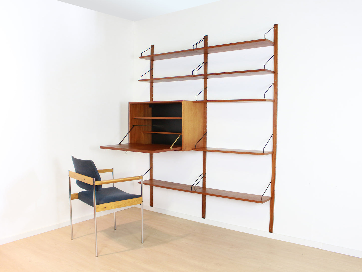 Poul Cadovius Royal System wandmeubel