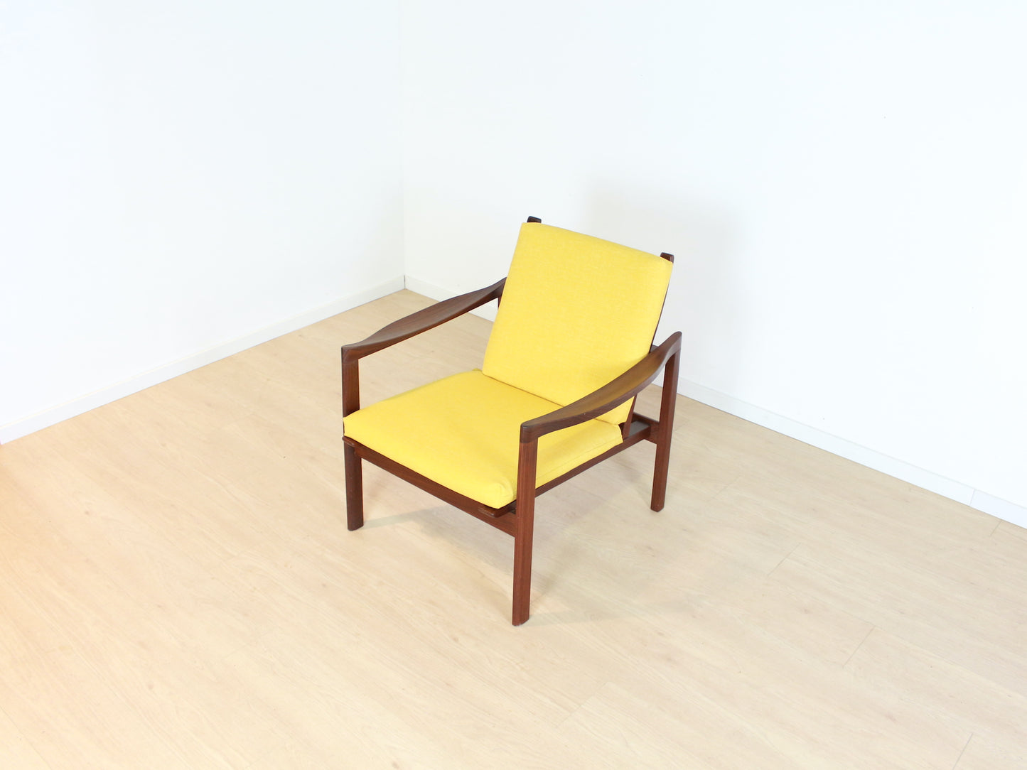 vintage fauteuil geel