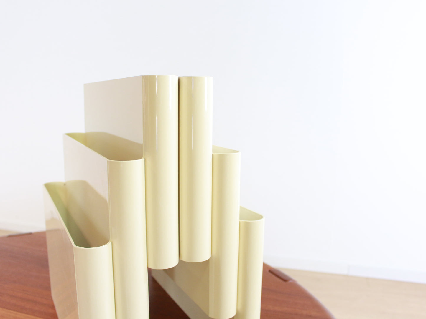 Kartell Giotto Stoppino lectuurbak