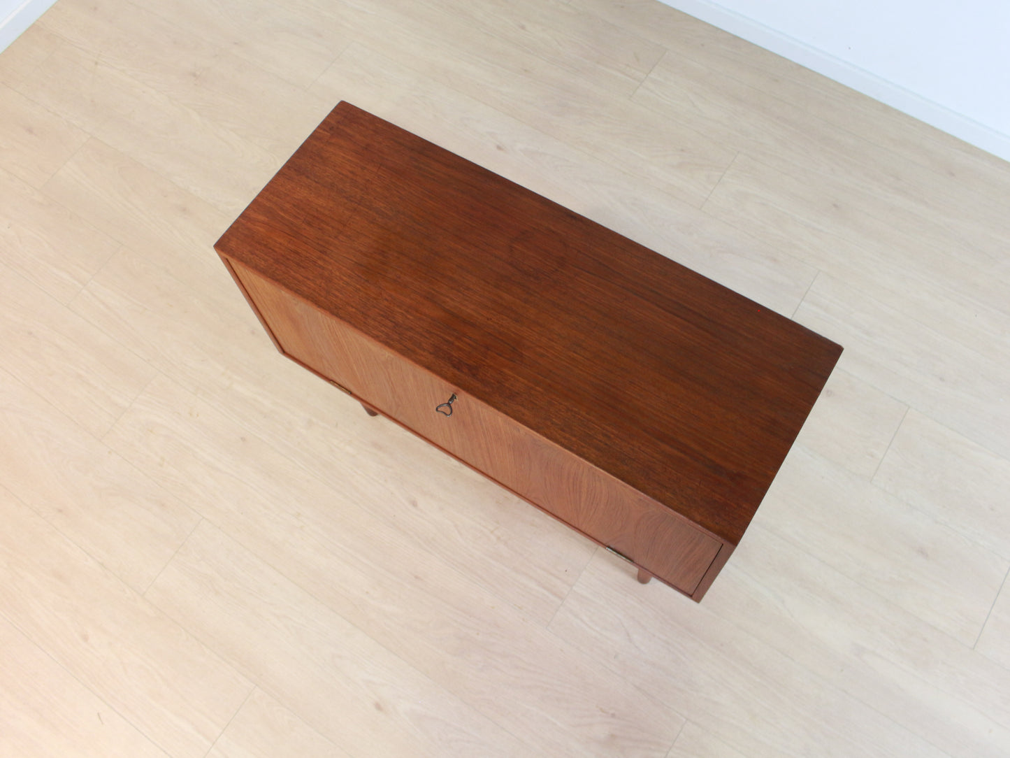 Teak klep kastje FM Furniture (2/2)
