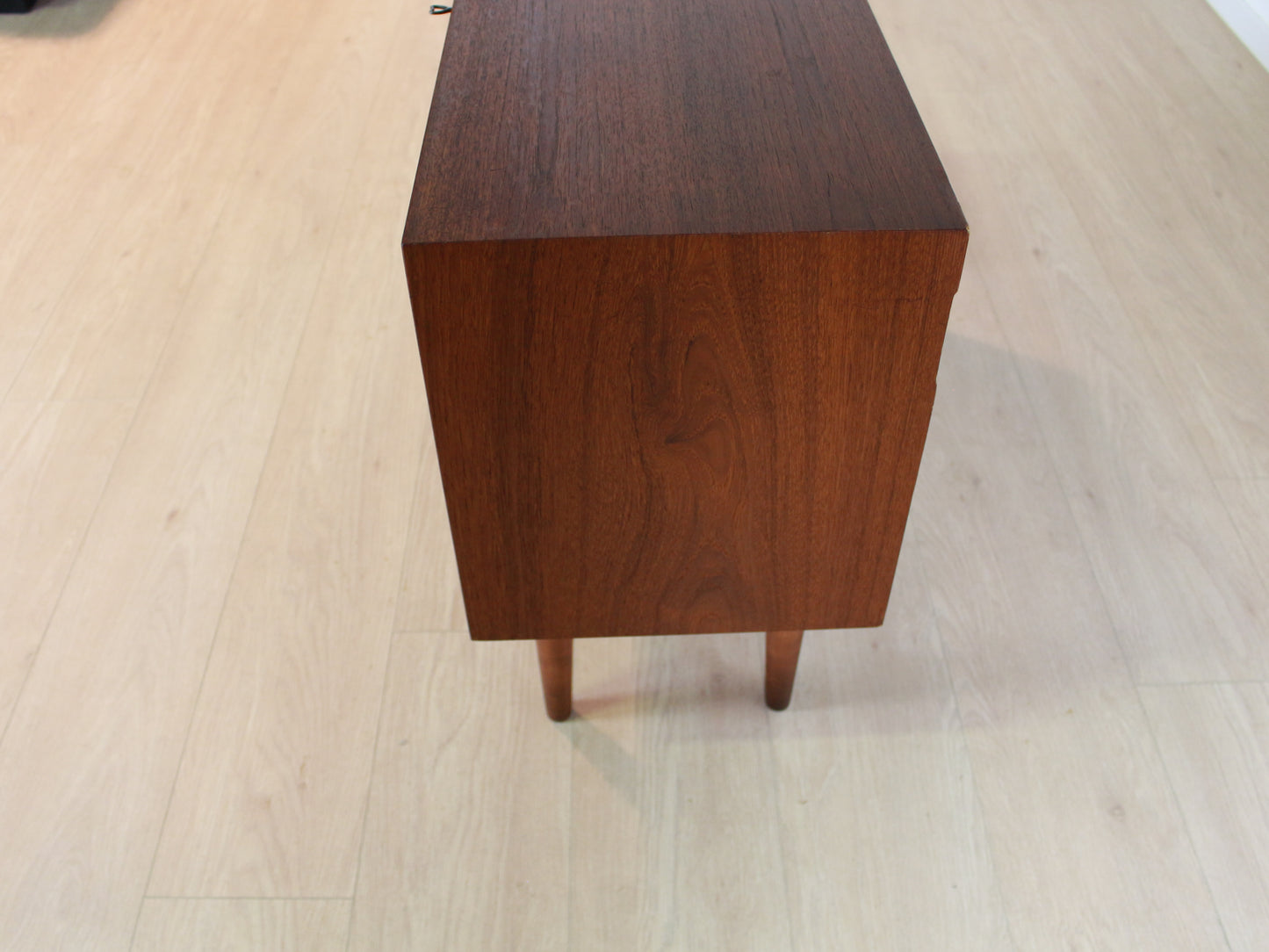 Teak klep kastje FM Furniture (2/2)