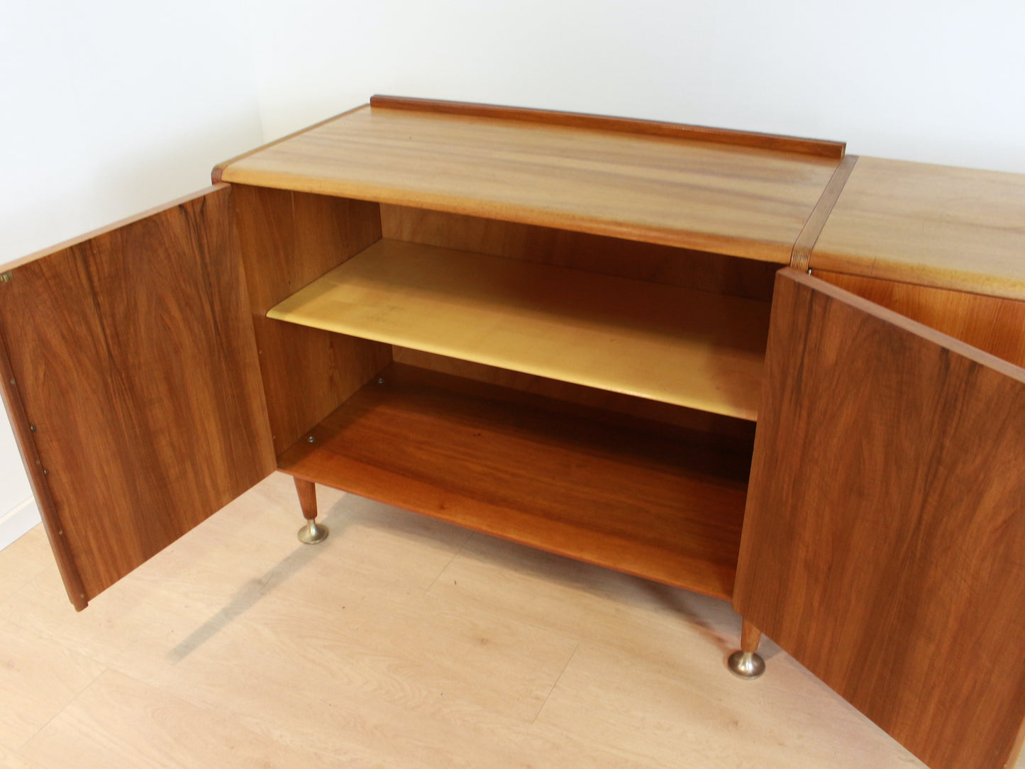 vintage Patijn wandmeubel/dressoir