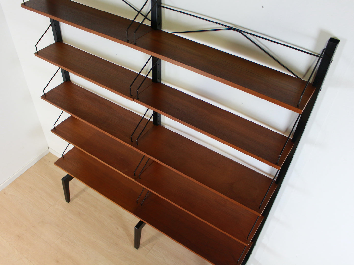 Poul Cadovius wandmeubel Royal System Optie A