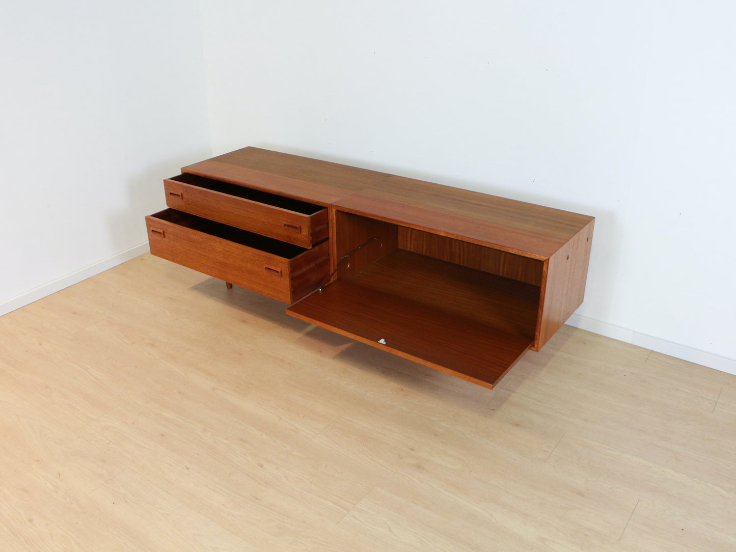 Formule teak dressoir