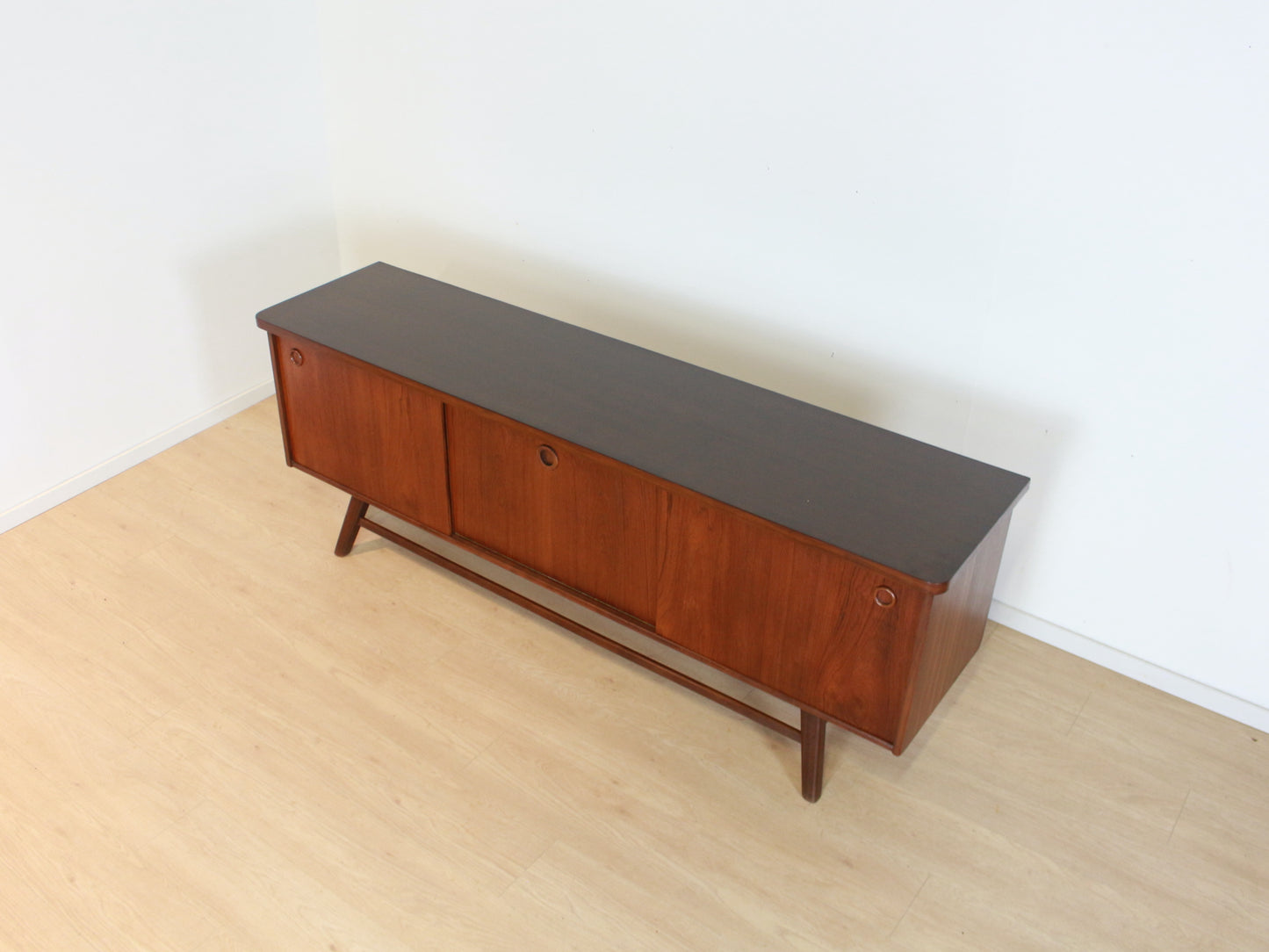 Vintage teak dressoir