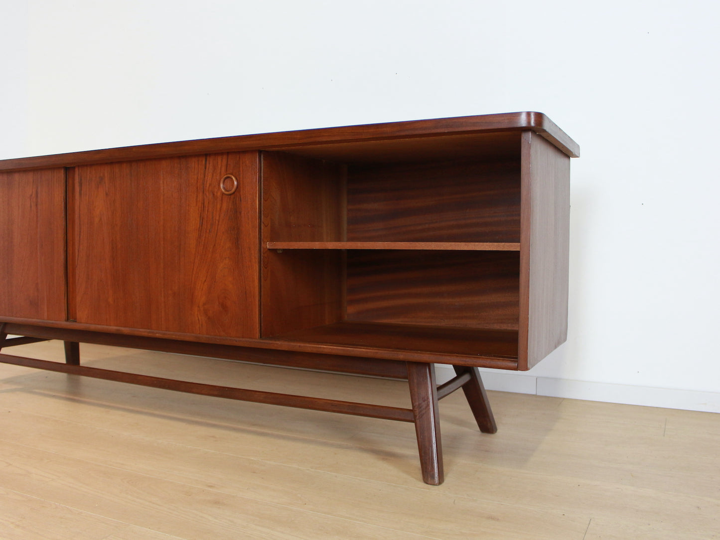 Vintage teak dressoir