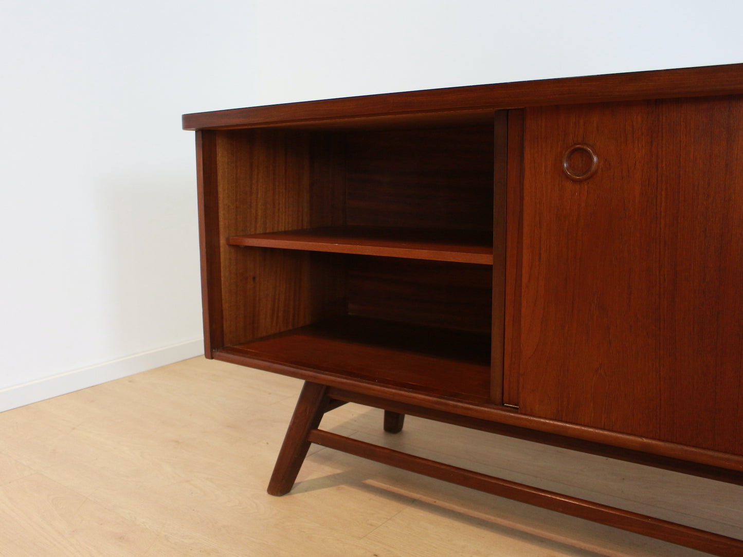 Vintage teak dressoir