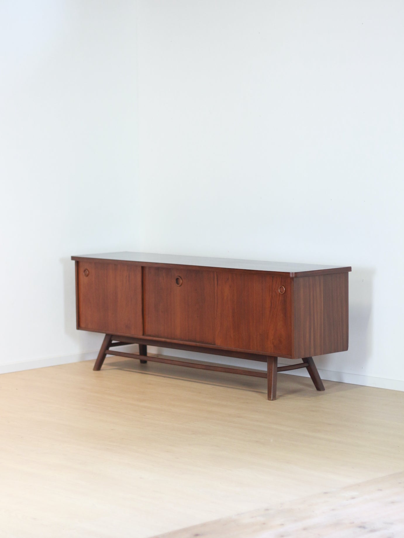 Vintage teak dressoir