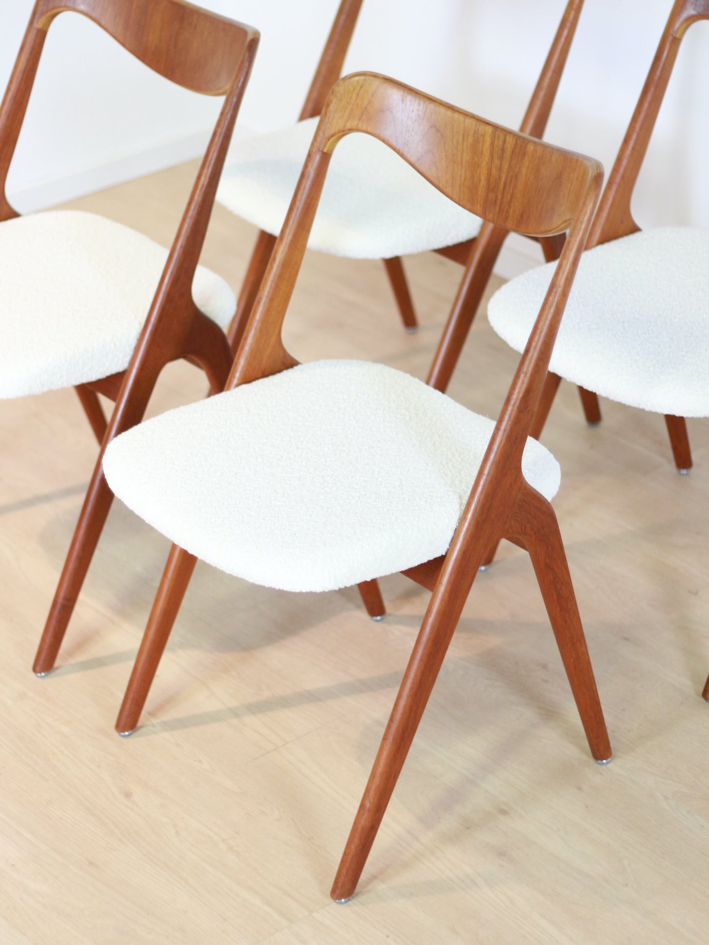 Set Bouclé eetkamerstoelen Albin Johansson and Sons