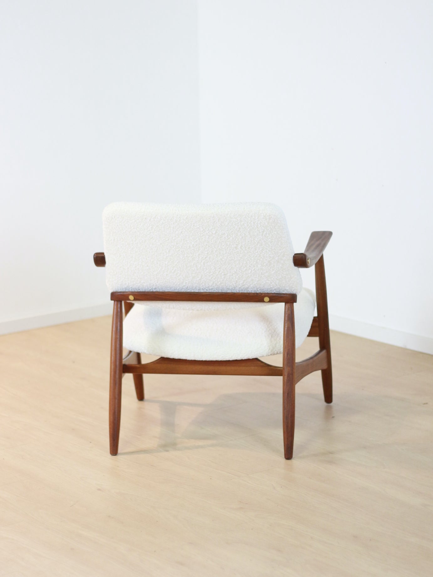 Bouclé fauteuil Louis van Teeffelen Wébé