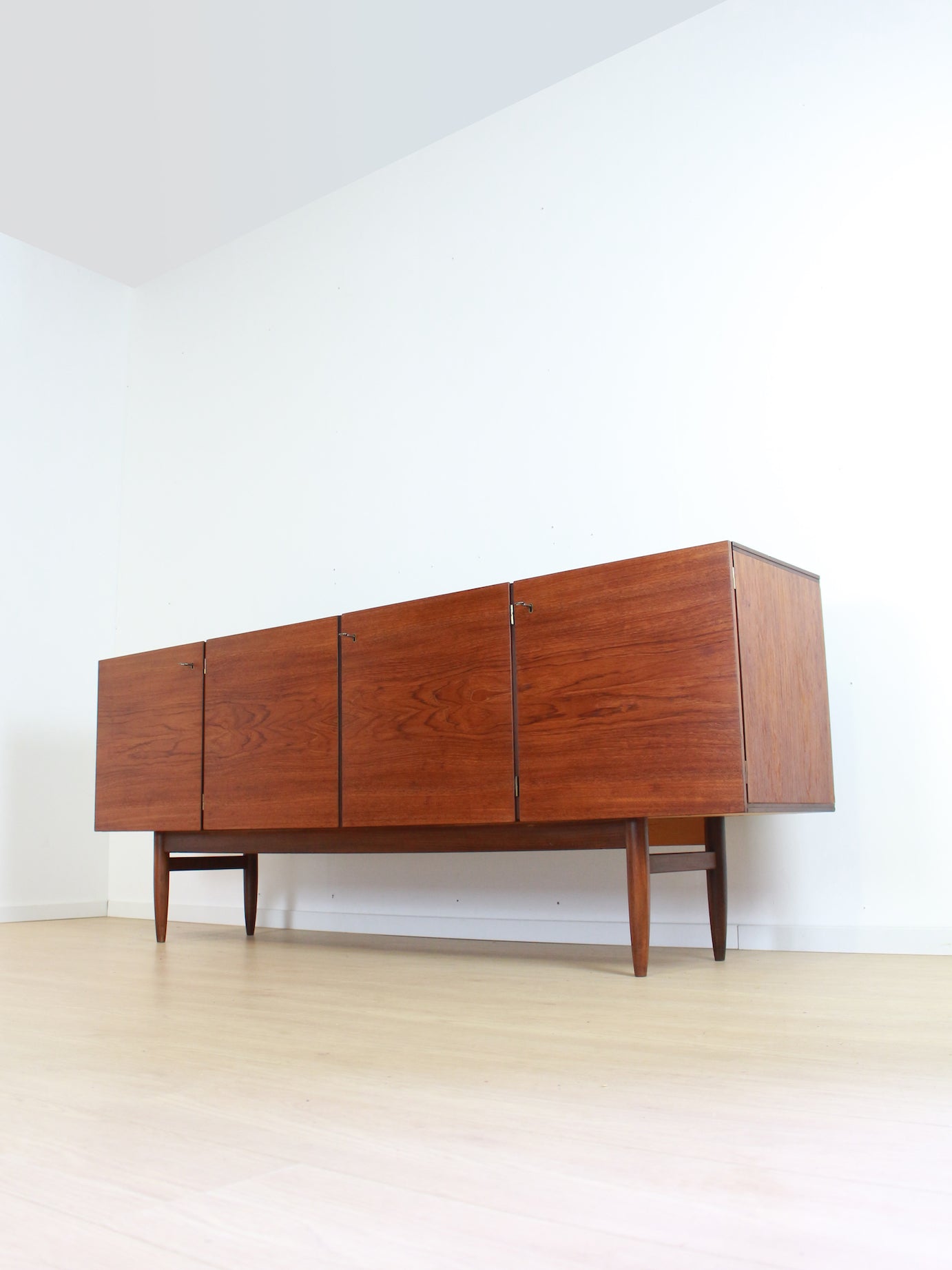 Vintage dressoir