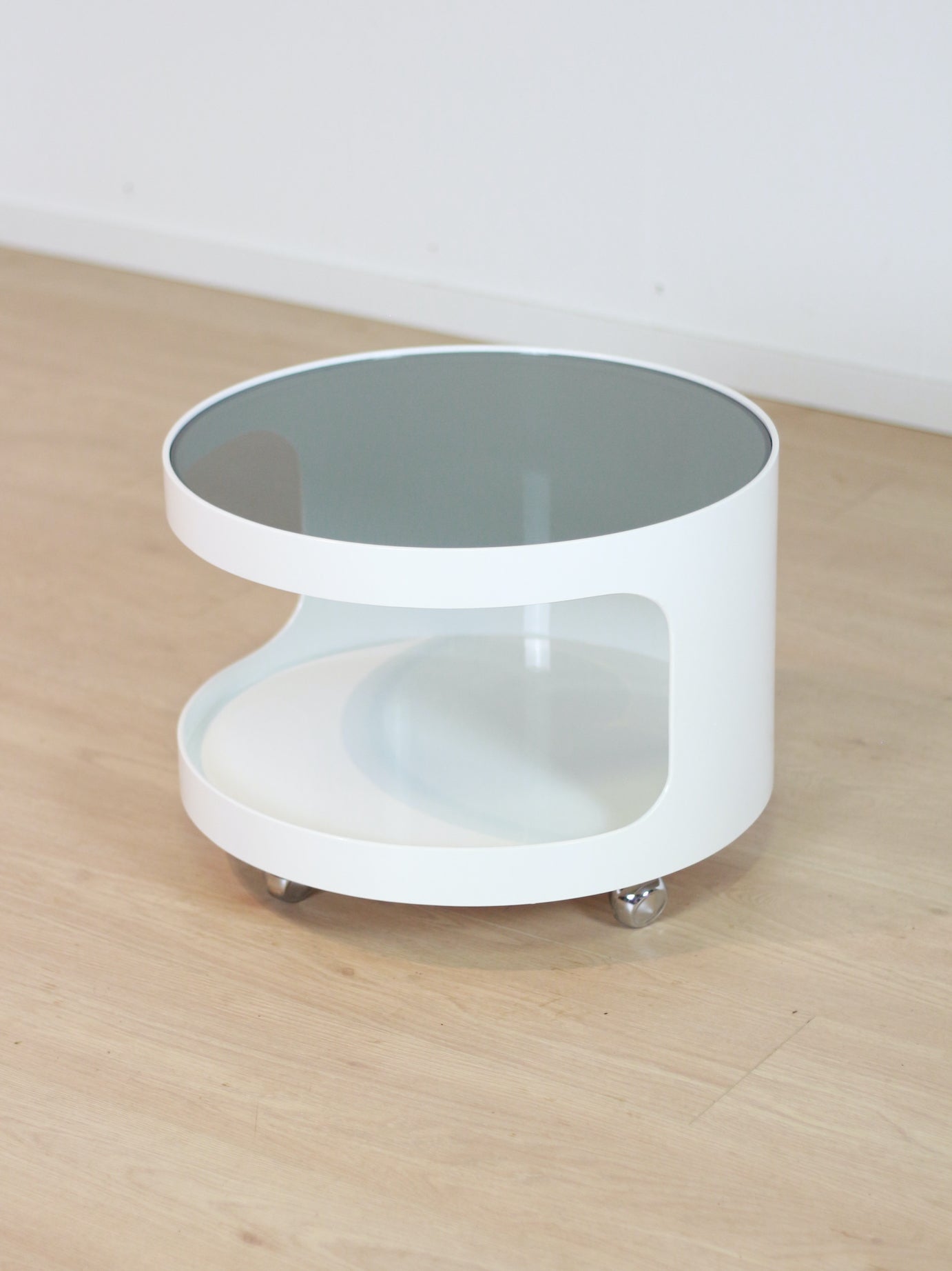 bijzettafel wit Nebu
