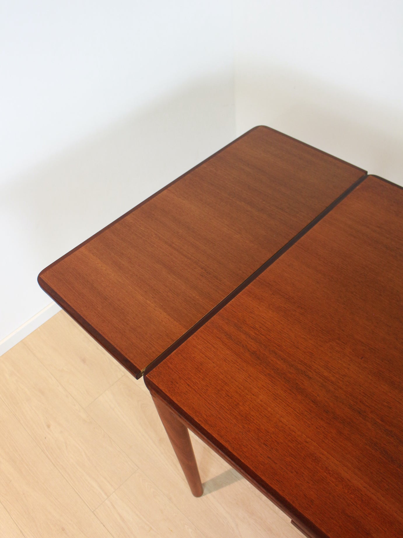kleine teak eettafel uitschuifbaar