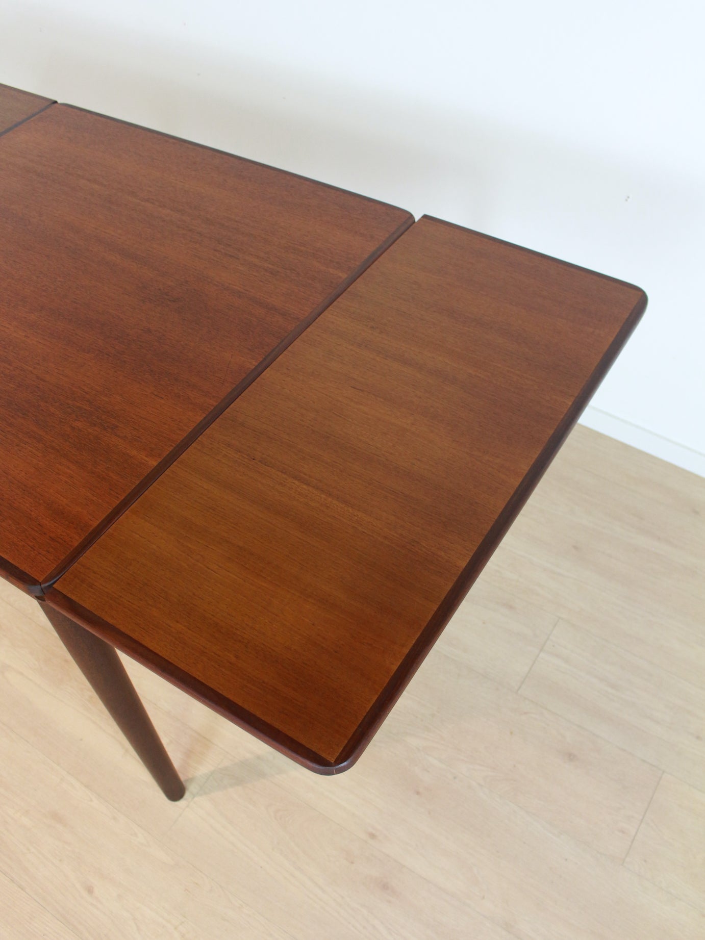 kleine teak eettafel uitschuifbaar