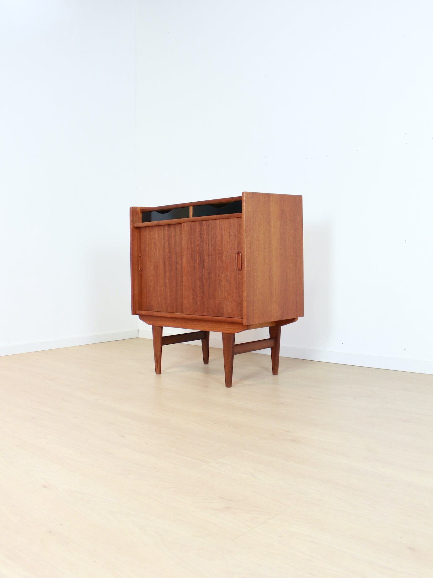 vintage Elementa kastje teak