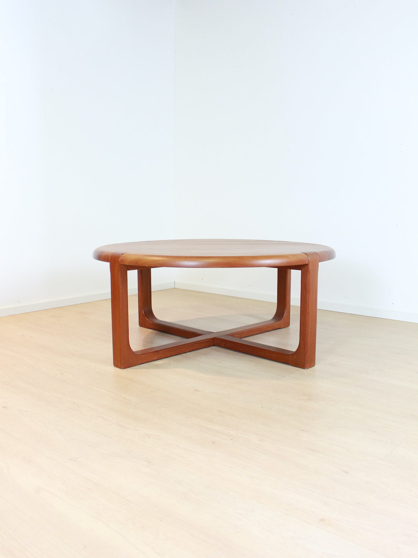 Ronde teak massieve salontafel Niels Bach