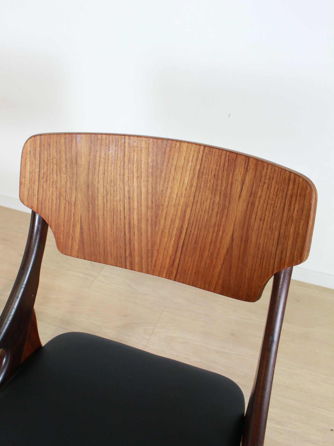 set 2 vintage eetkamer stoelen Arne Hovmand Olsen