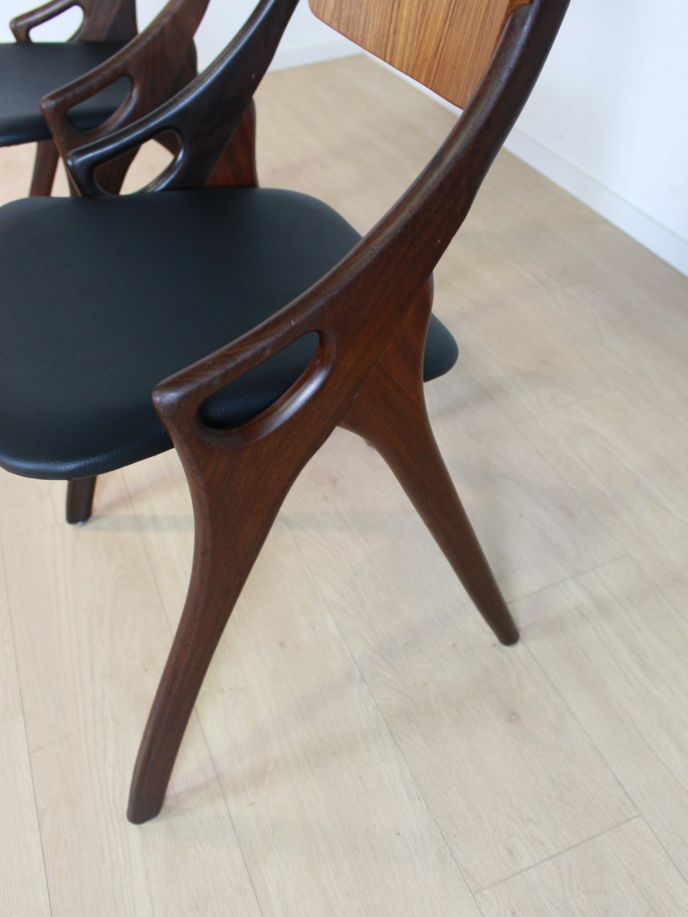set 2 vintage eetkamer stoelen Arne Hovmand Olsen