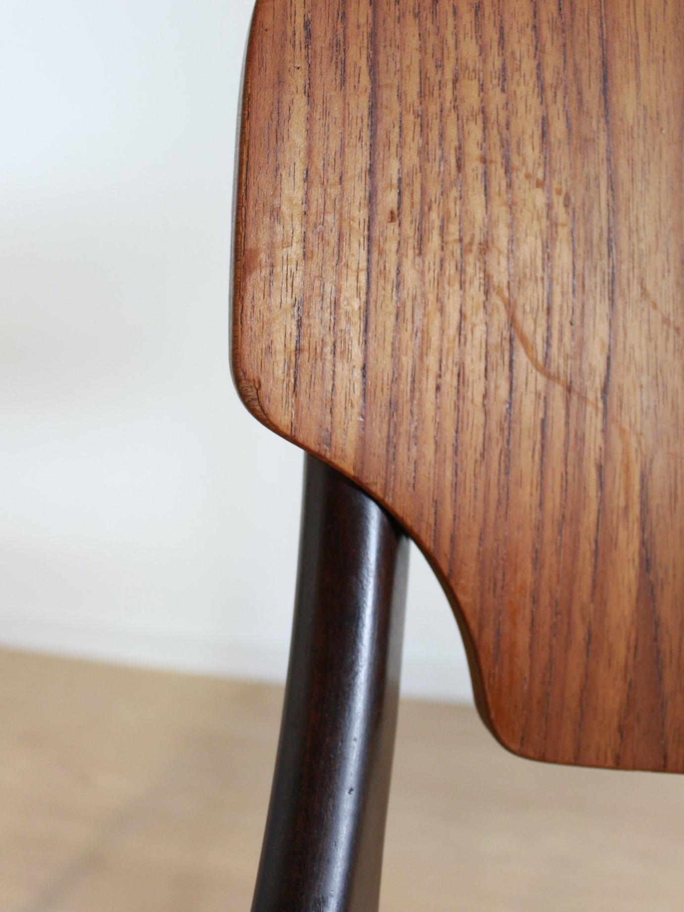 set 2 vintage eetkamer stoelen Arne Hovmand Olsen