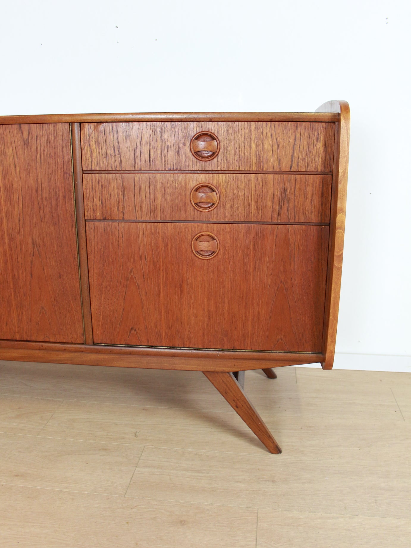 vintage teak dressoir