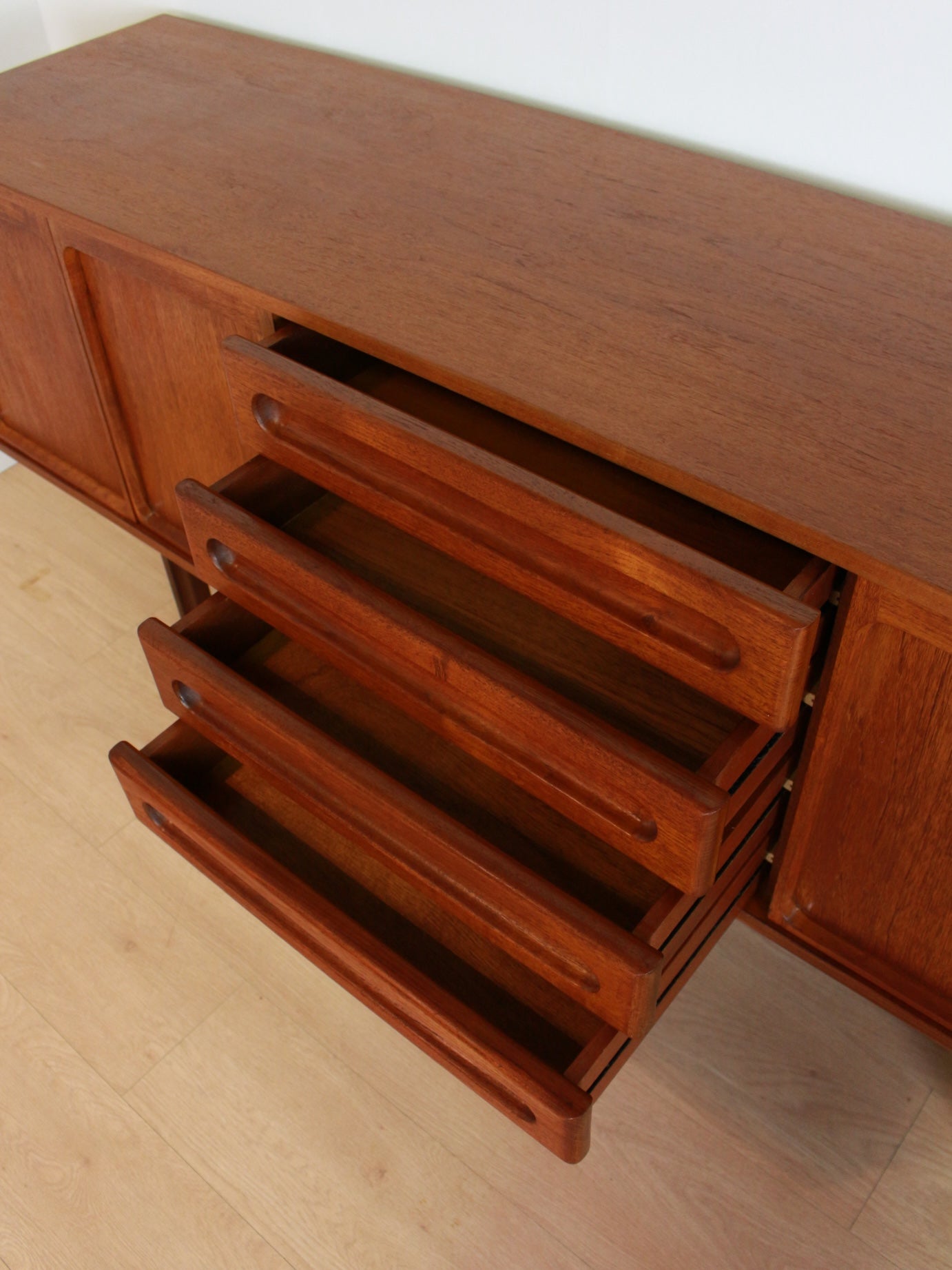 Vintage Meredew dressoir