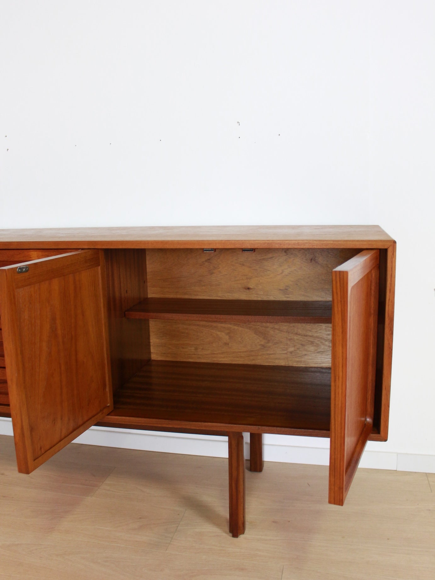 Vintage Meredew dressoir