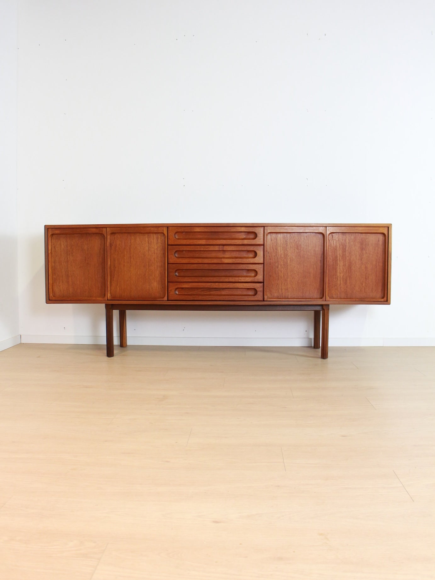 Vintage Meredew dressoir