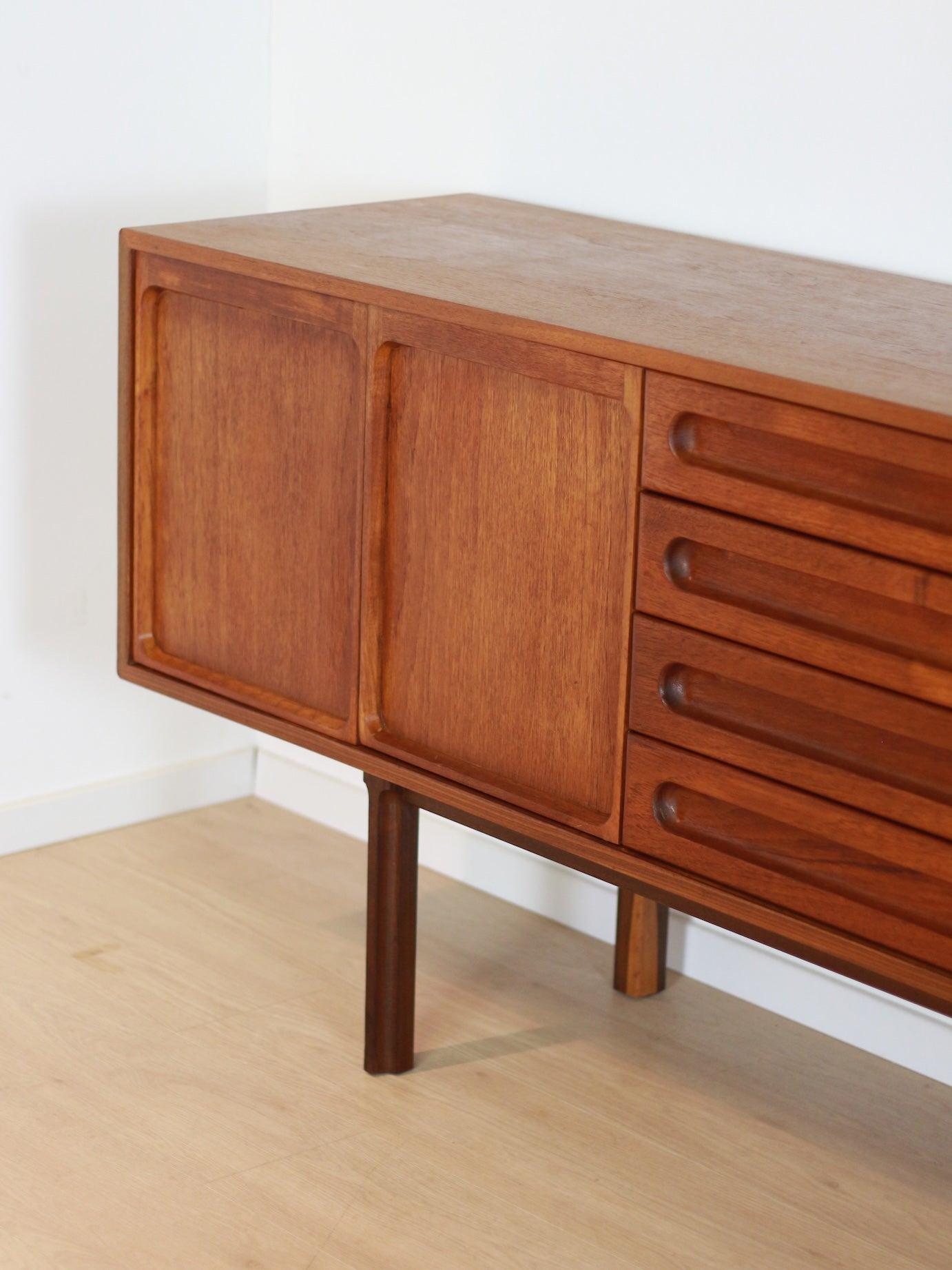 Vintage Meredew dressoir