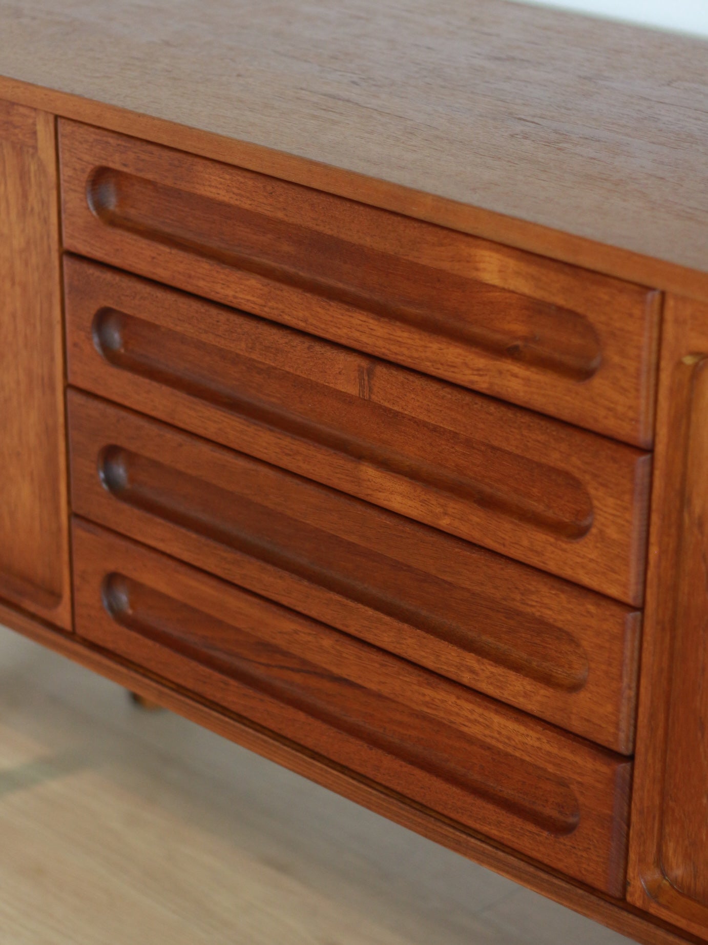 Vintage Meredew dressoir