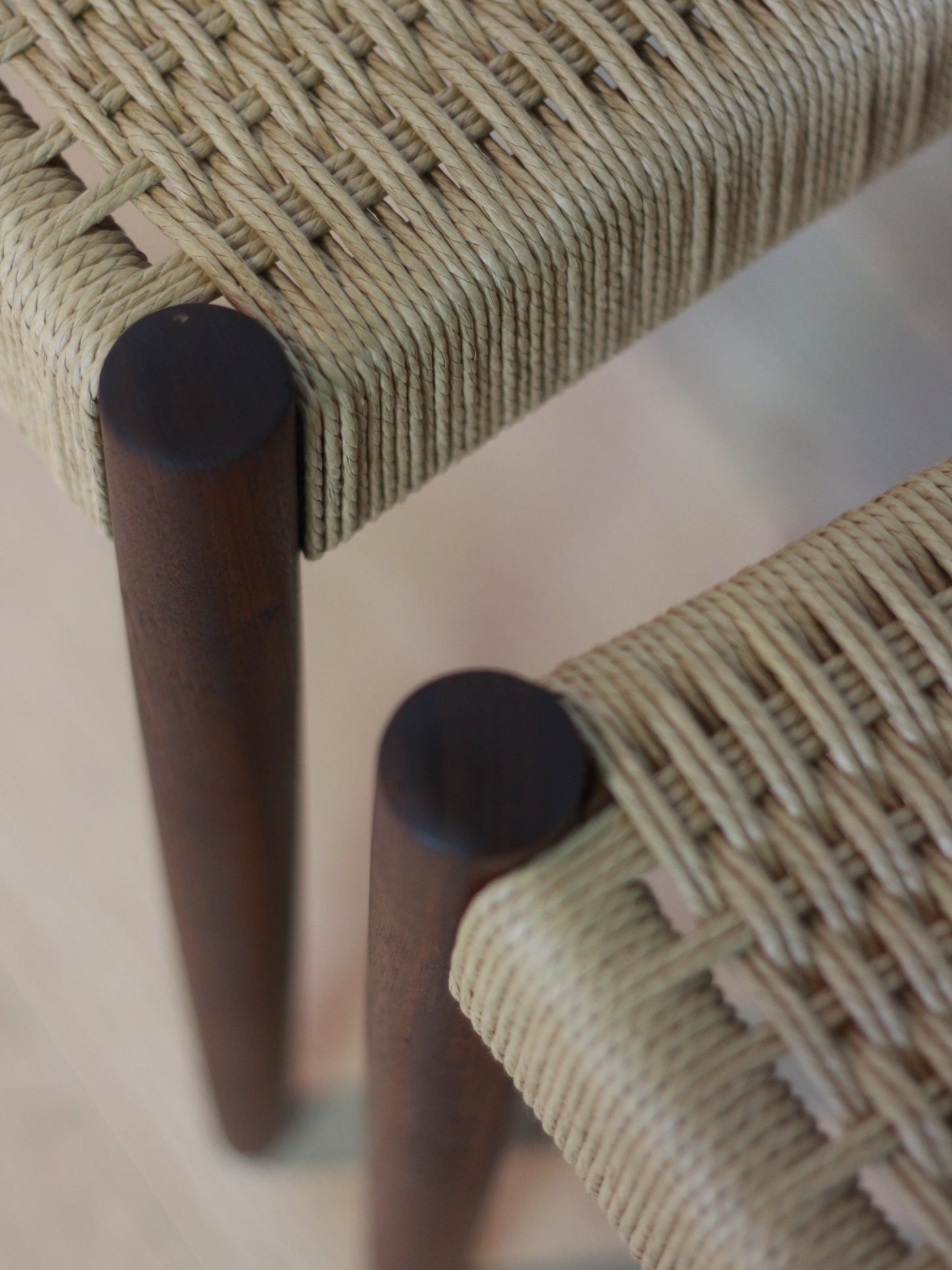 set 4 Fristho papercord eetkamerstoelen