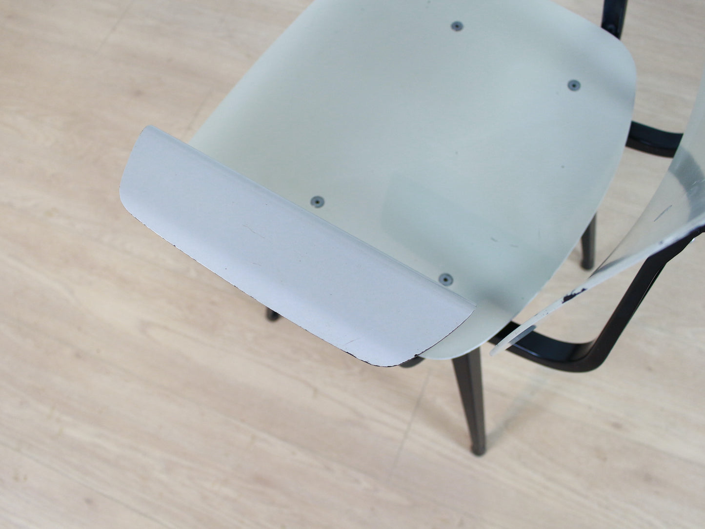 Friso Kramer Ahrend de Cirkel Revolt stoel