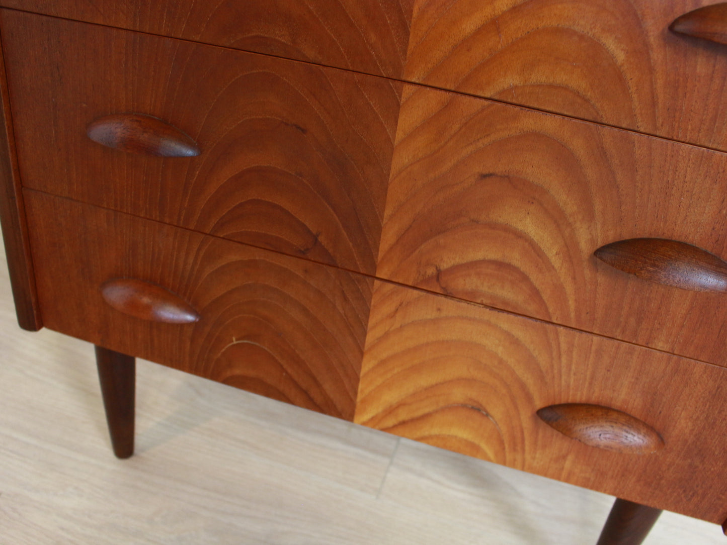 Vintage ladekast met 3 lades