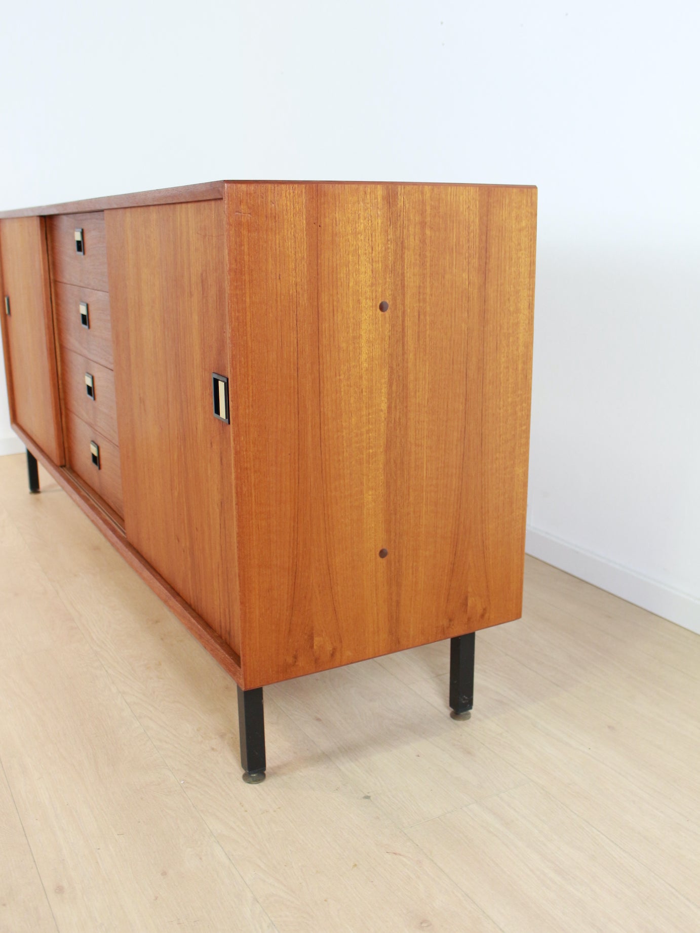 vintage teak dressoir