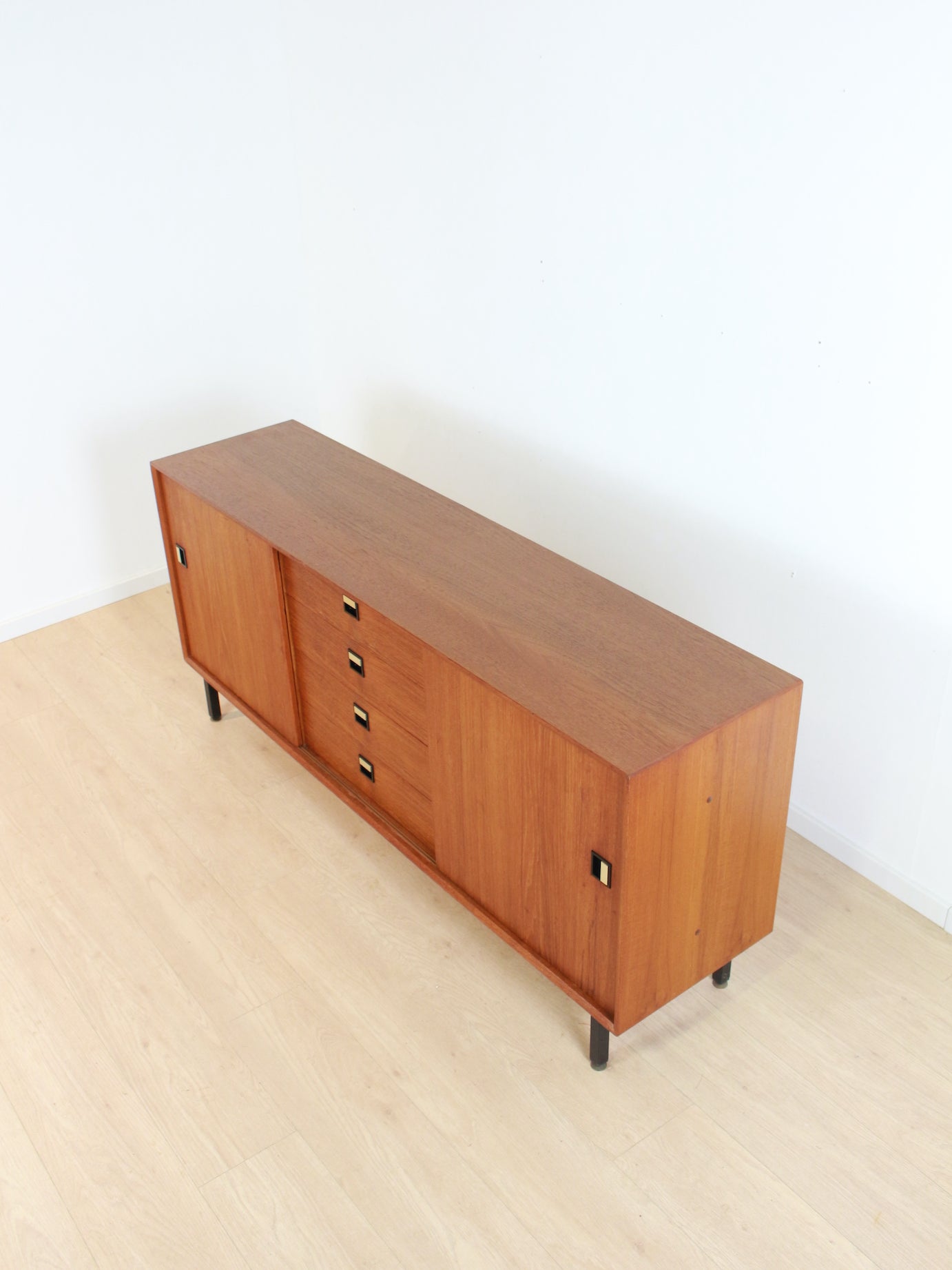 vintage teak dressoir