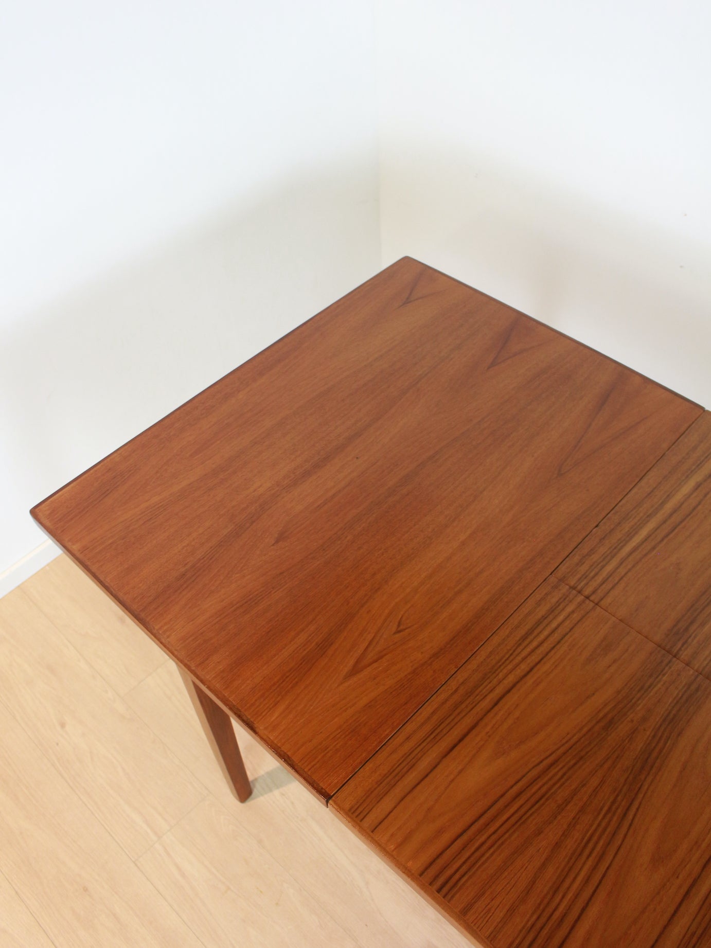 teak eettafel met tuimelblad