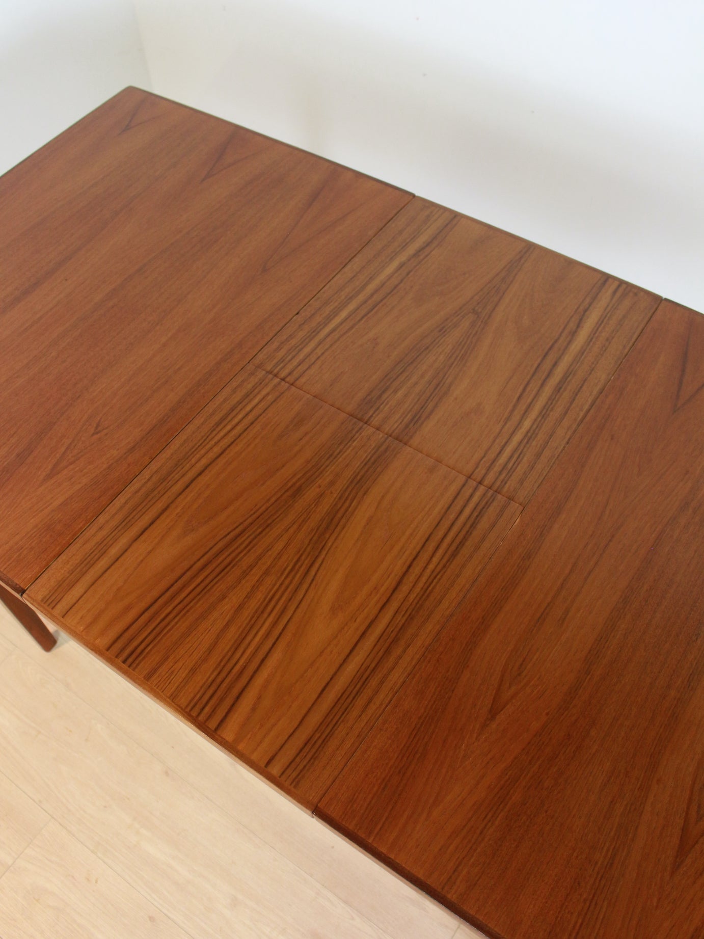 teak eettafel met tuimelblad