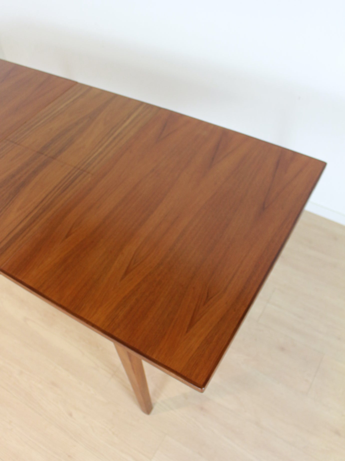 teak eettafel met tuimelblad