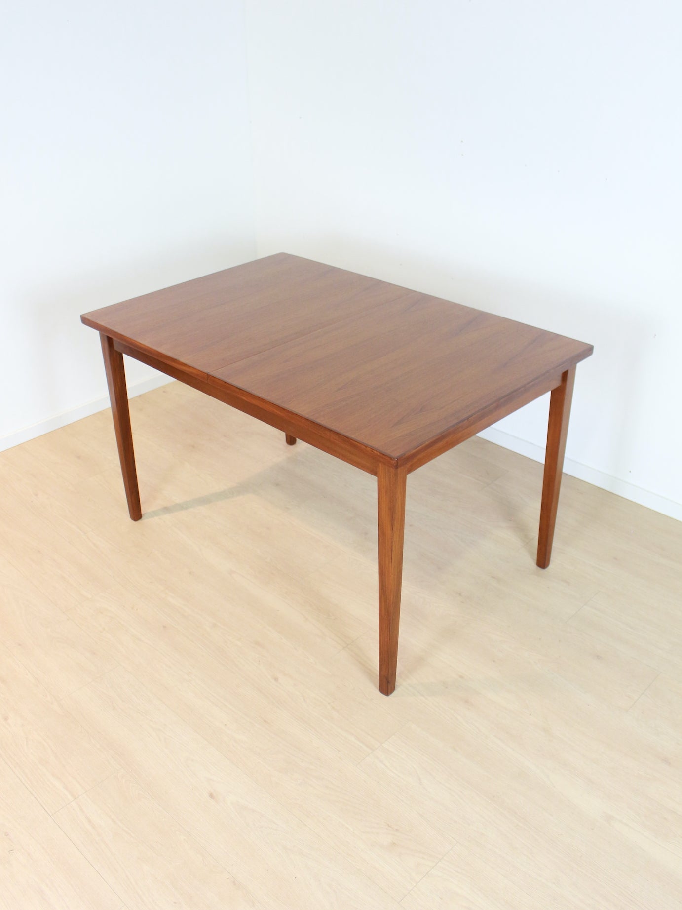 teak eettafel met tuimelblad