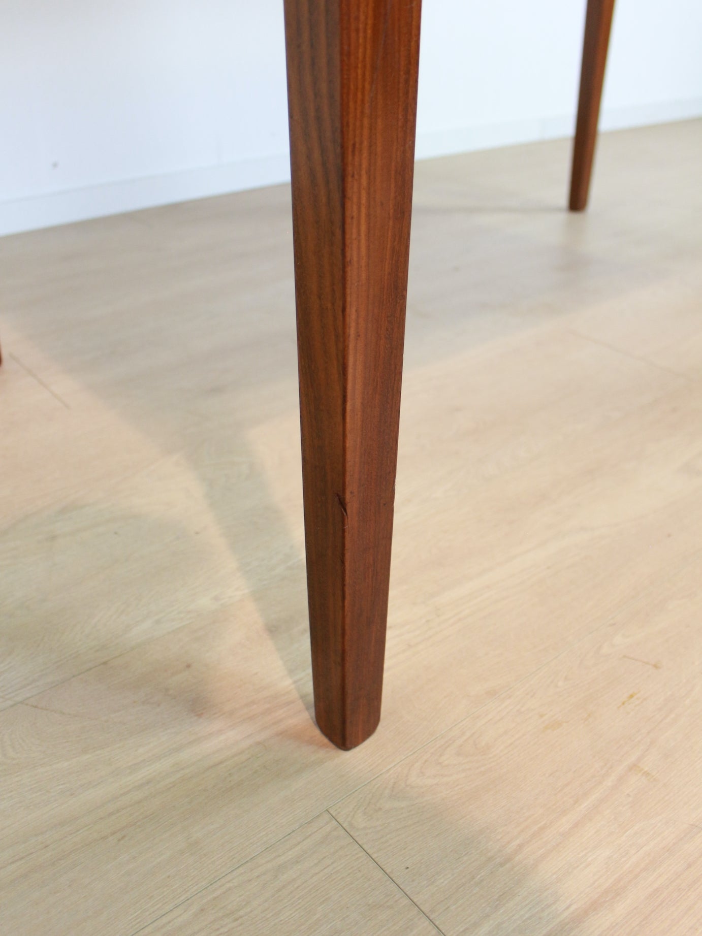 teak eettafel met tuimelblad