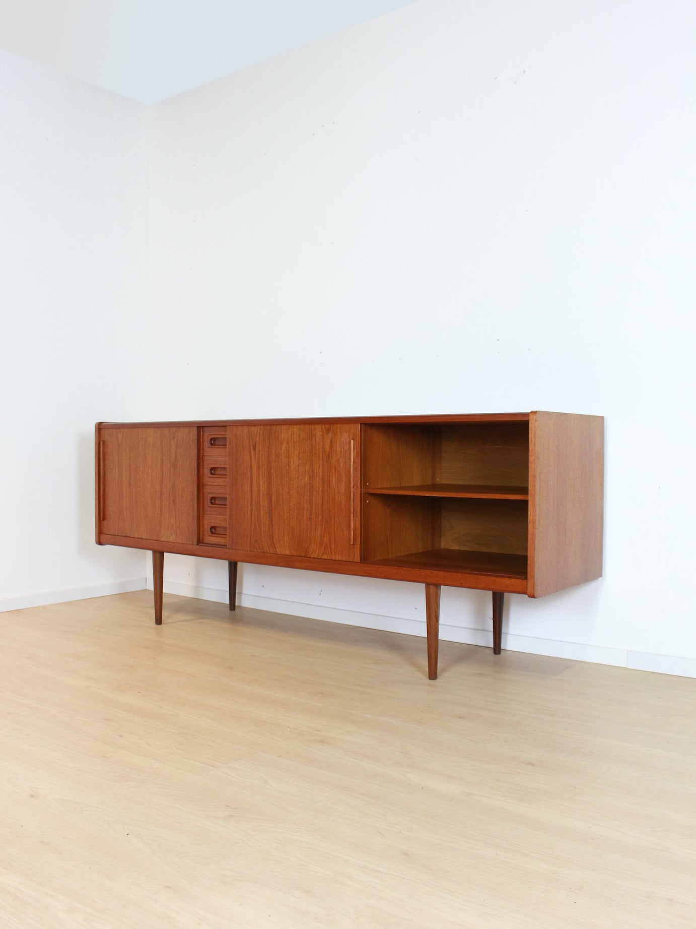 Vintage Johannes Andersen dressoir