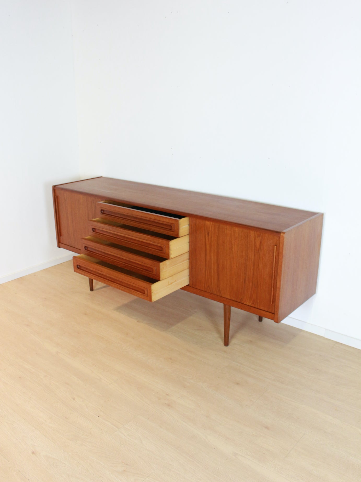 Vintage Johannes Andersen dressoir