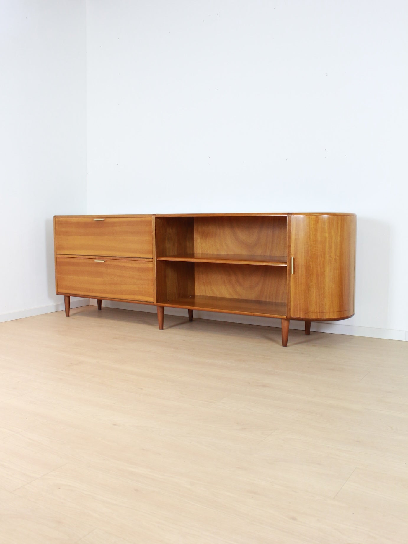 A. Patijn dressoir Joure Zijlstra