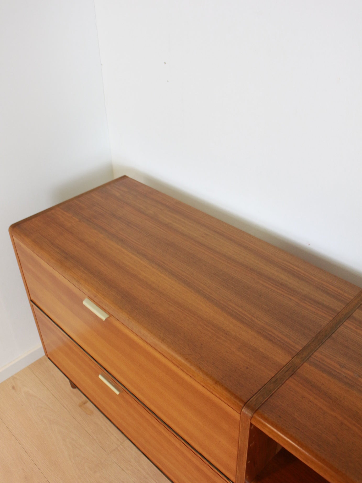 A. Patijn dressoir Joure Zijlstra