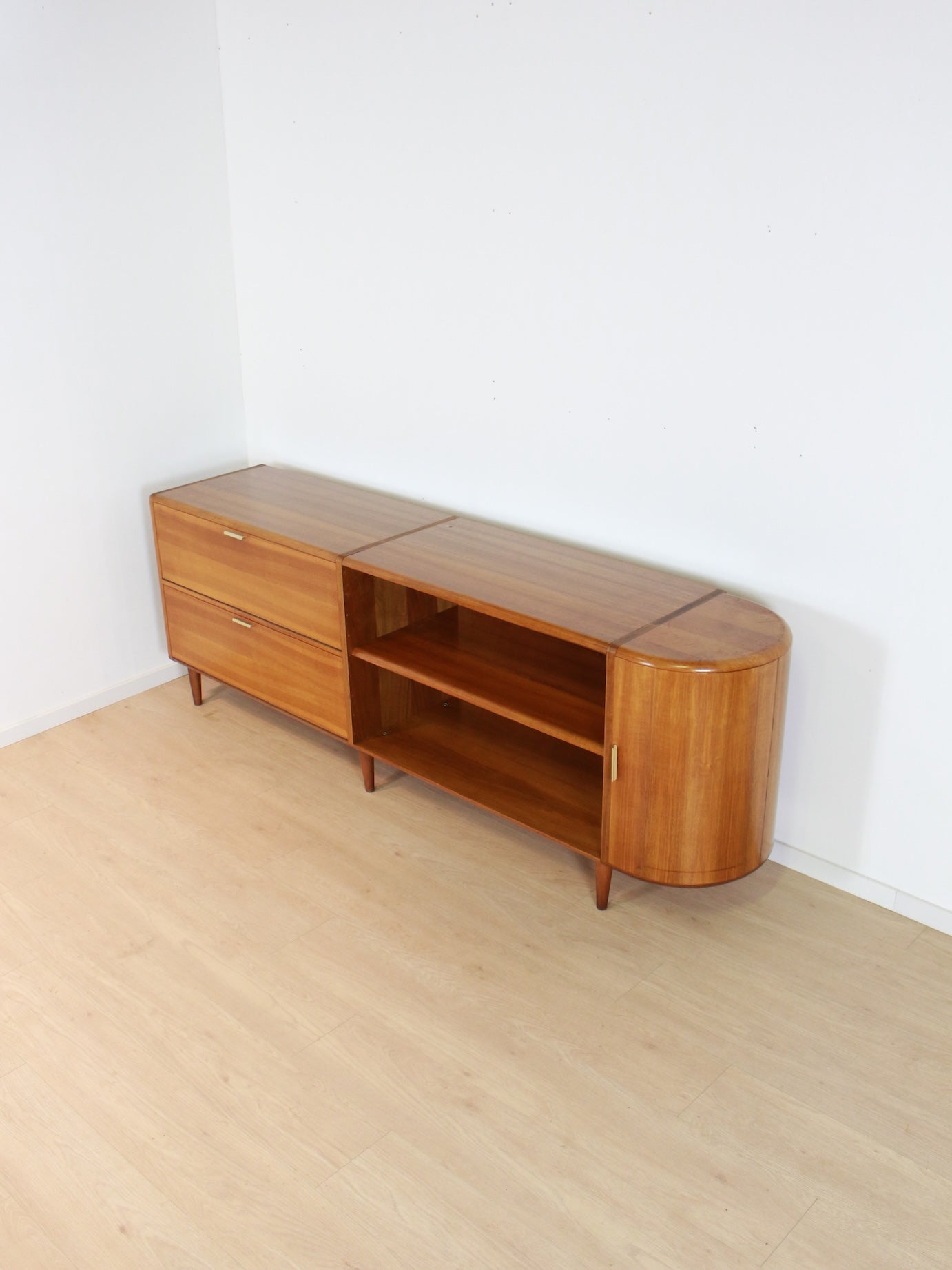 A. Patijn dressoir Joure Zijlstra