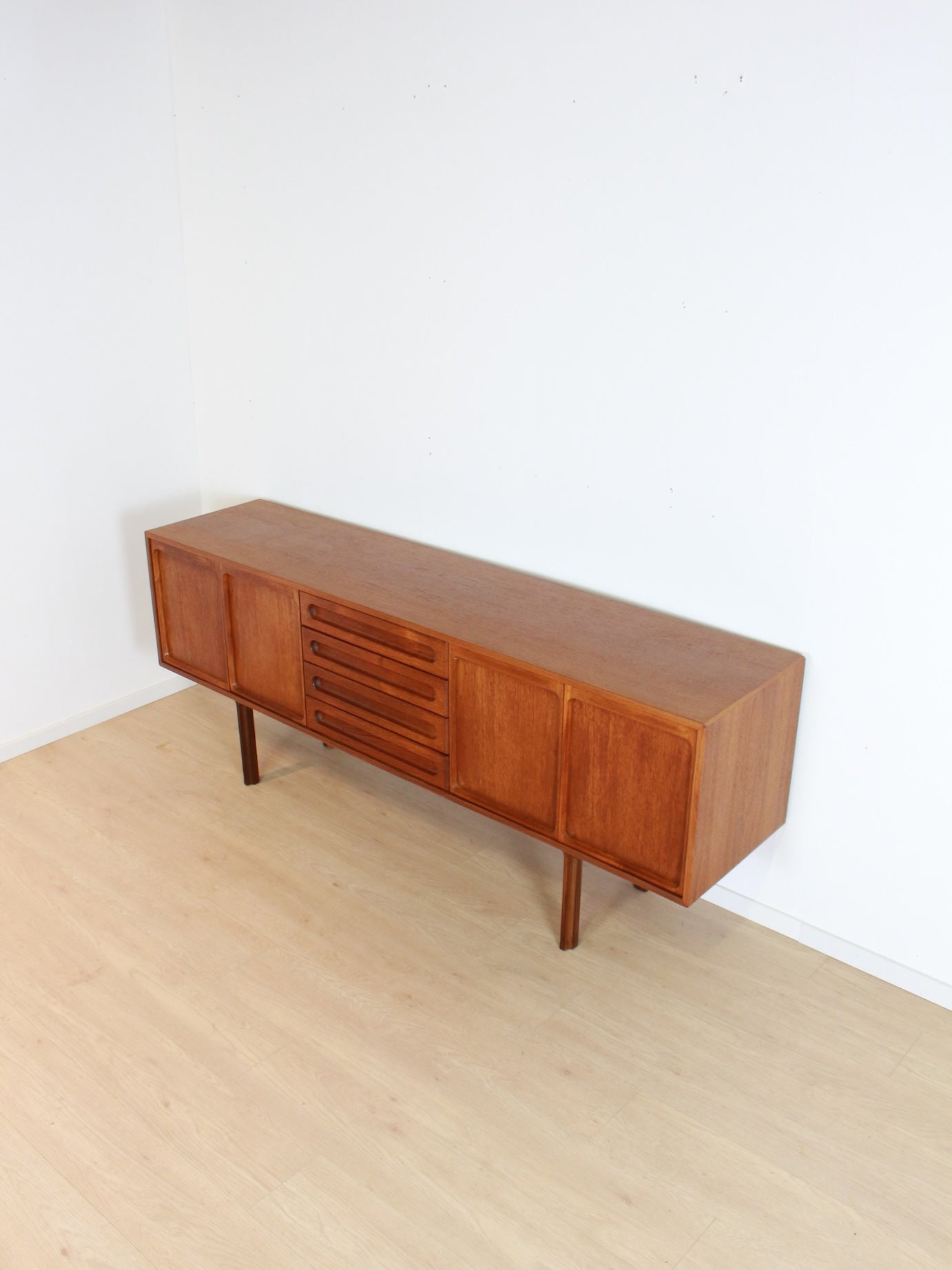 Vintage Meredew dressoir