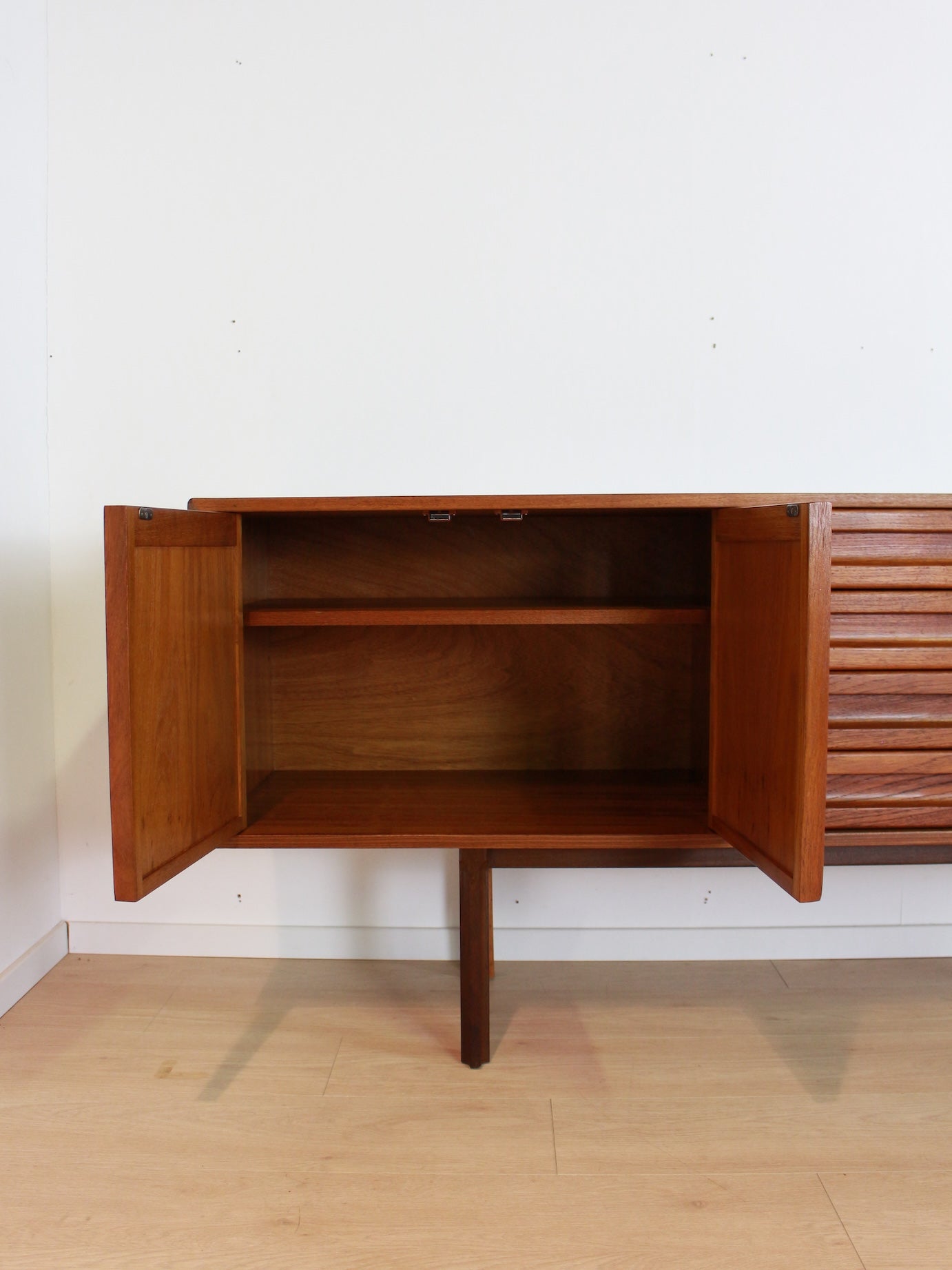 Vintage Meredew dressoir