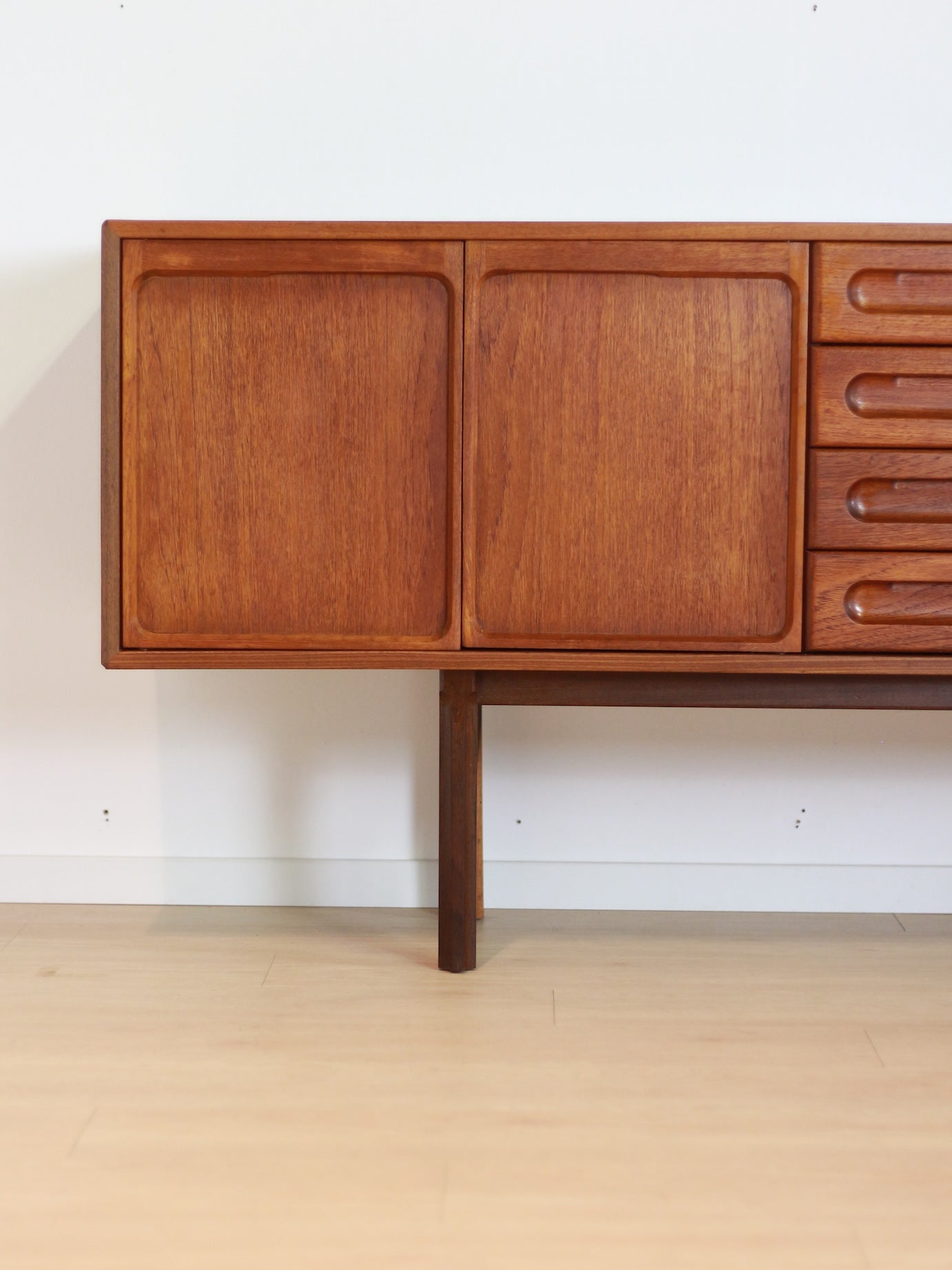 Vintage Meredew dressoir