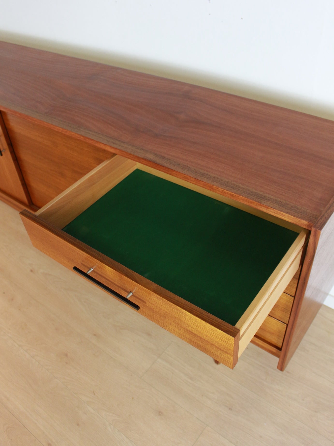 vintage teak dressoir